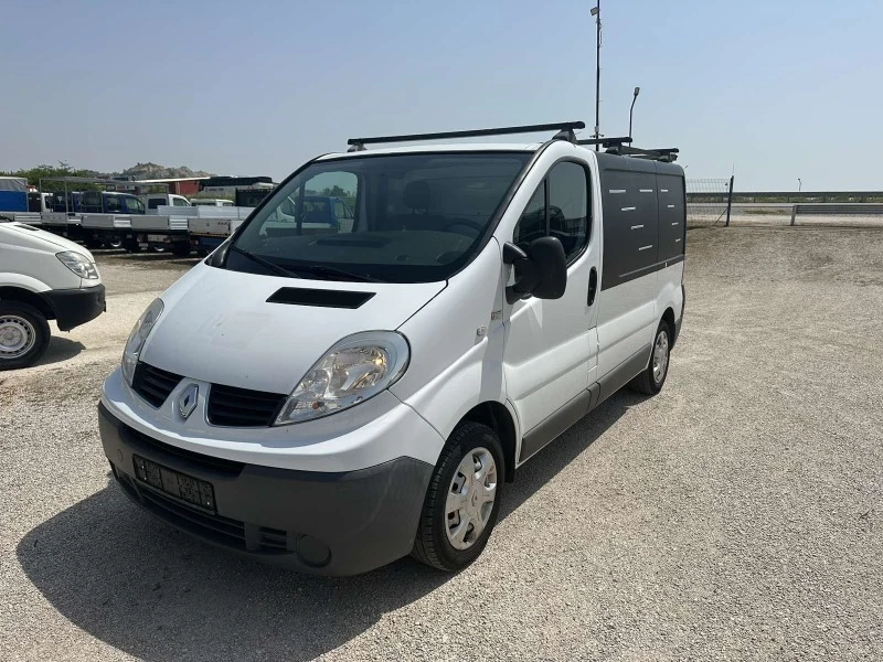 Renault Trafic, снимка 1 - Бусове и автобуси - 41594452