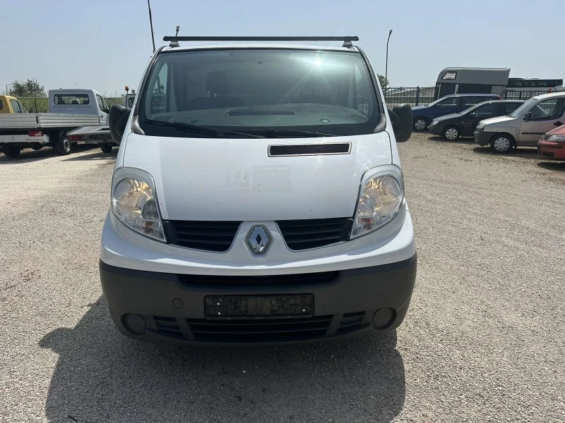 Renault Trafic, снимка 2 - Бусове и автобуси - 41594452