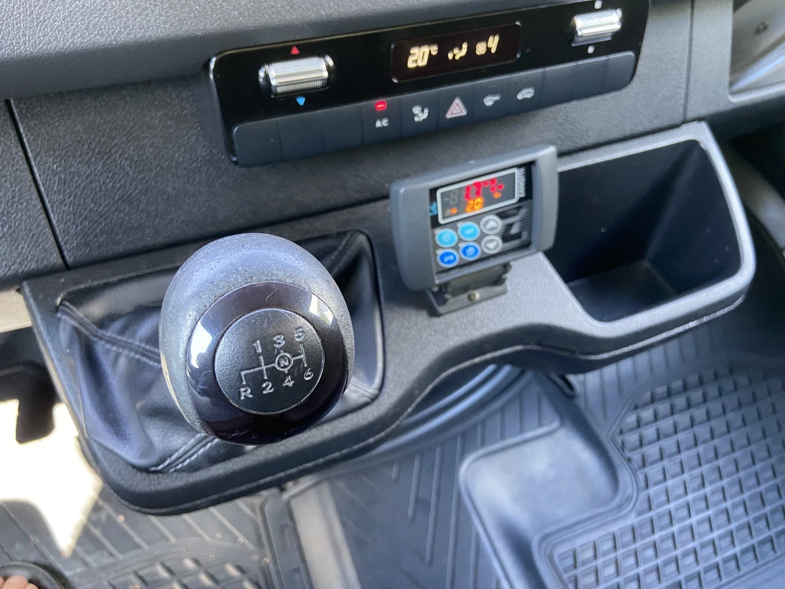 Mercedes-Benz Sprinter 416 ПАДАЩ БОРД/ВРАТИ + ТОК - изображение 4