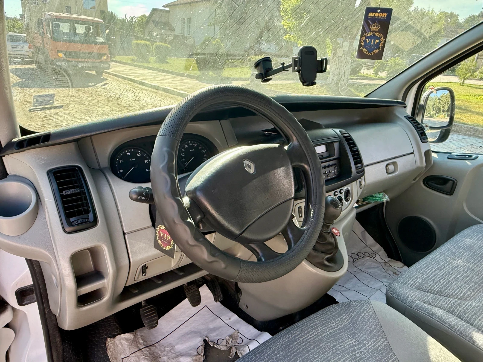 Renault Trafic 2.0dti, снимка 8 - Бусове и автобуси - 55550657
