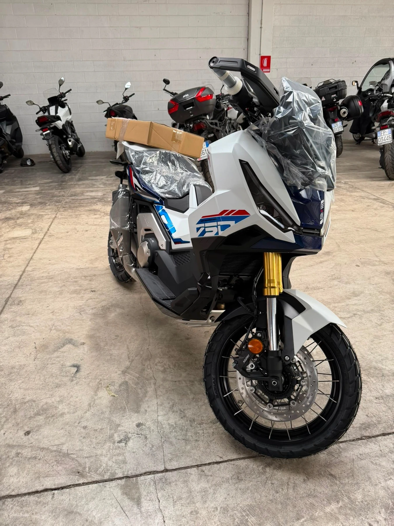 Honda X-ADV, снимка 2 - Мотоциклети и мототехника - 55069172