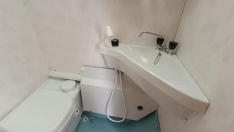 Каравана Adria Polar 520 Scandinavian , снимка 9 - Каравани и кемпери - 53146683