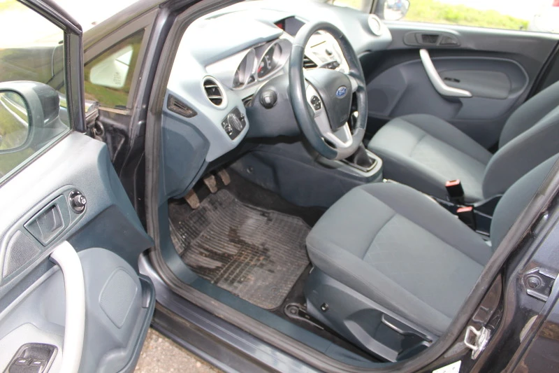 Ford Fiesta 1.25I НОВ ВНОС, снимка 4 - Автомобили и джипове - 47403538