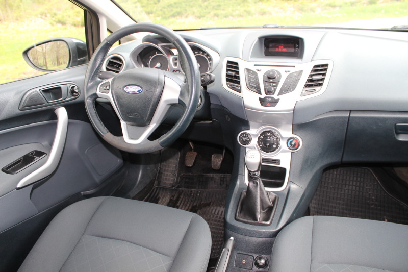 Ford Fiesta 1.25I НОВ ВНОС, снимка 11 - Автомобили и джипове - 40482009