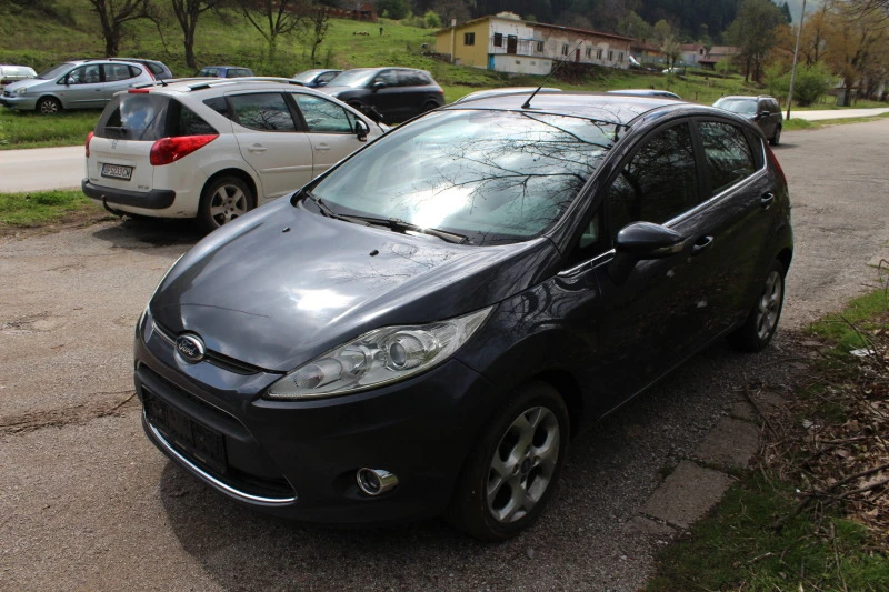 Ford Fiesta 1.25I НОВ ВНОС, снимка 3 - Автомобили и джипове - 47403538