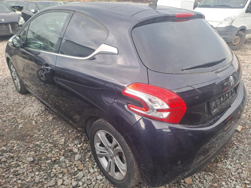 Peugeot 208 1.6 16v Верига, снимка 3 - Автомобили и джипове - 45171741