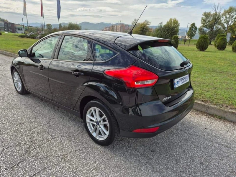 Ford Focus 1.0Turbo , снимка 5 - Автомобили и джипове - 47629036