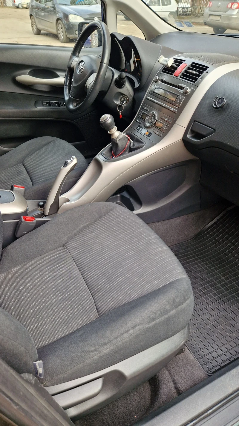 Toyota Auris 2.0 D4D 126 к.с, снимка 4 - Автомобили и джипове - 49547011