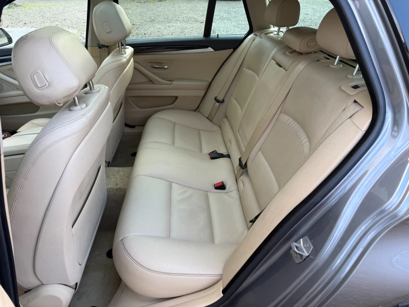 BMW 525 2.0D x-Drive/Luxury/8ск./Панорама/Амбиент/Лизинг, снимка 10 - Автомобили и джипове - 53041125