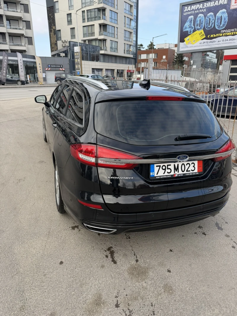 Ford Mondeo Titanium/Дистроник/LaneAssist/Теглич/Самопаркиране, снимка 4 - Автомобили и джипове - 53181382