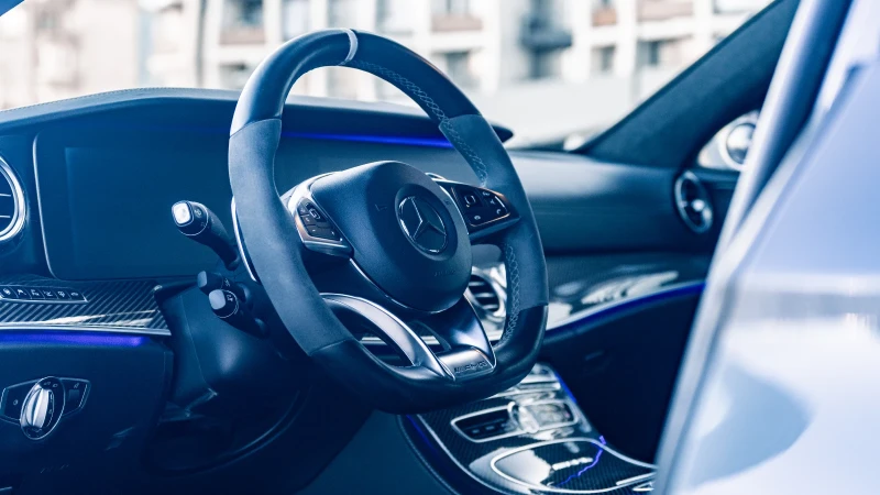 Mercedes-Benz E 63 AMG, снимка 8 - Автомобили и джипове - 53181580