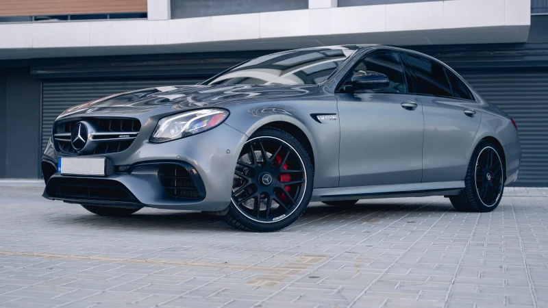 Mercedes-Benz E 63 AMG