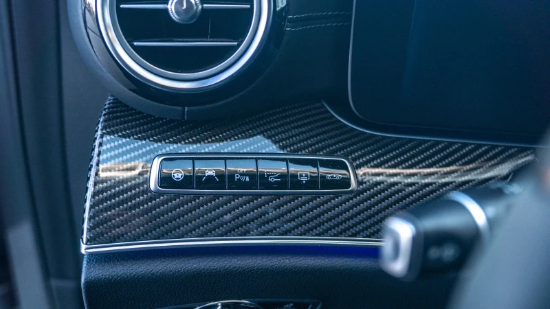 Mercedes-Benz E 63 AMG, снимка 16 - Автомобили и джипове - 53181580