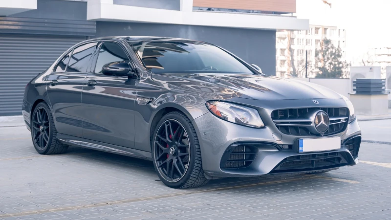 Mercedes-Benz E 63 AMG, снимка 4 - Автомобили и джипове - 53181580