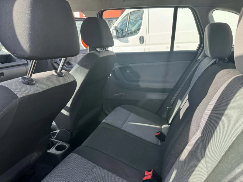 Skoda Fabia II, снимка 9 - Автомобили и джипове - 53444968