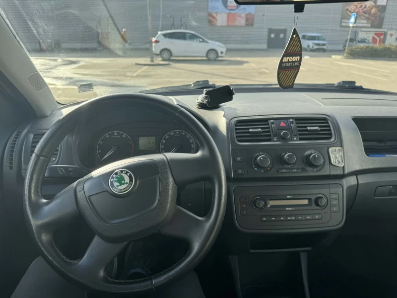Skoda Fabia II, снимка 7 - Автомобили и джипове - 53444968