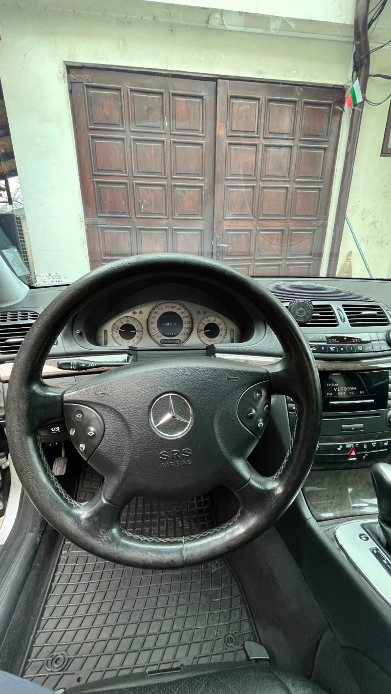 Mercedes-Benz E 320 Avantgarde, снимка 7 - Автомобили и джипове - 53478568