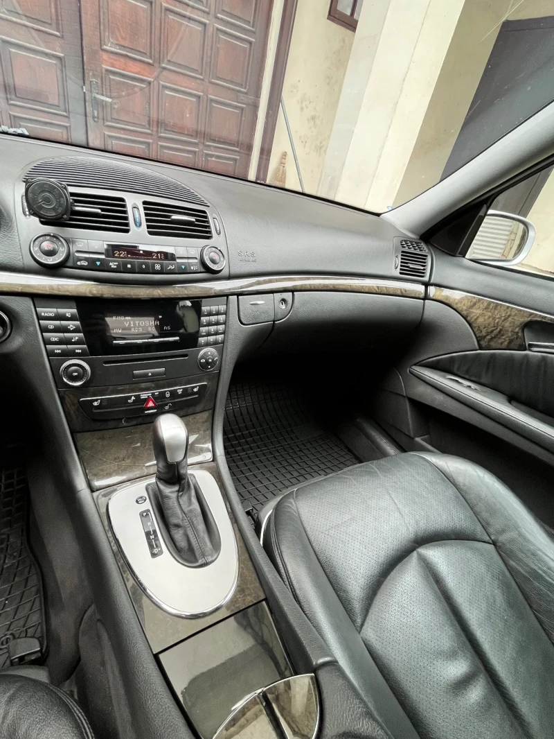Mercedes-Benz E 320 Avantgarde, снимка 5 - Автомобили и джипове - 53478568