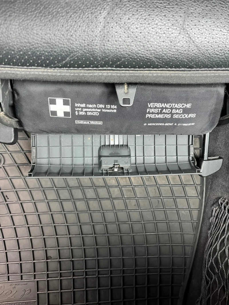 Mercedes-Benz E 320 Avantgarde, снимка 10 - Автомобили и джипове - 53478568