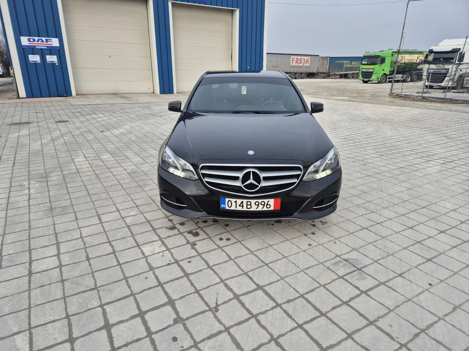 Mercedes-Benz E 220 2.2 ТОП СЪСТОЯНИЕ , снимка 1