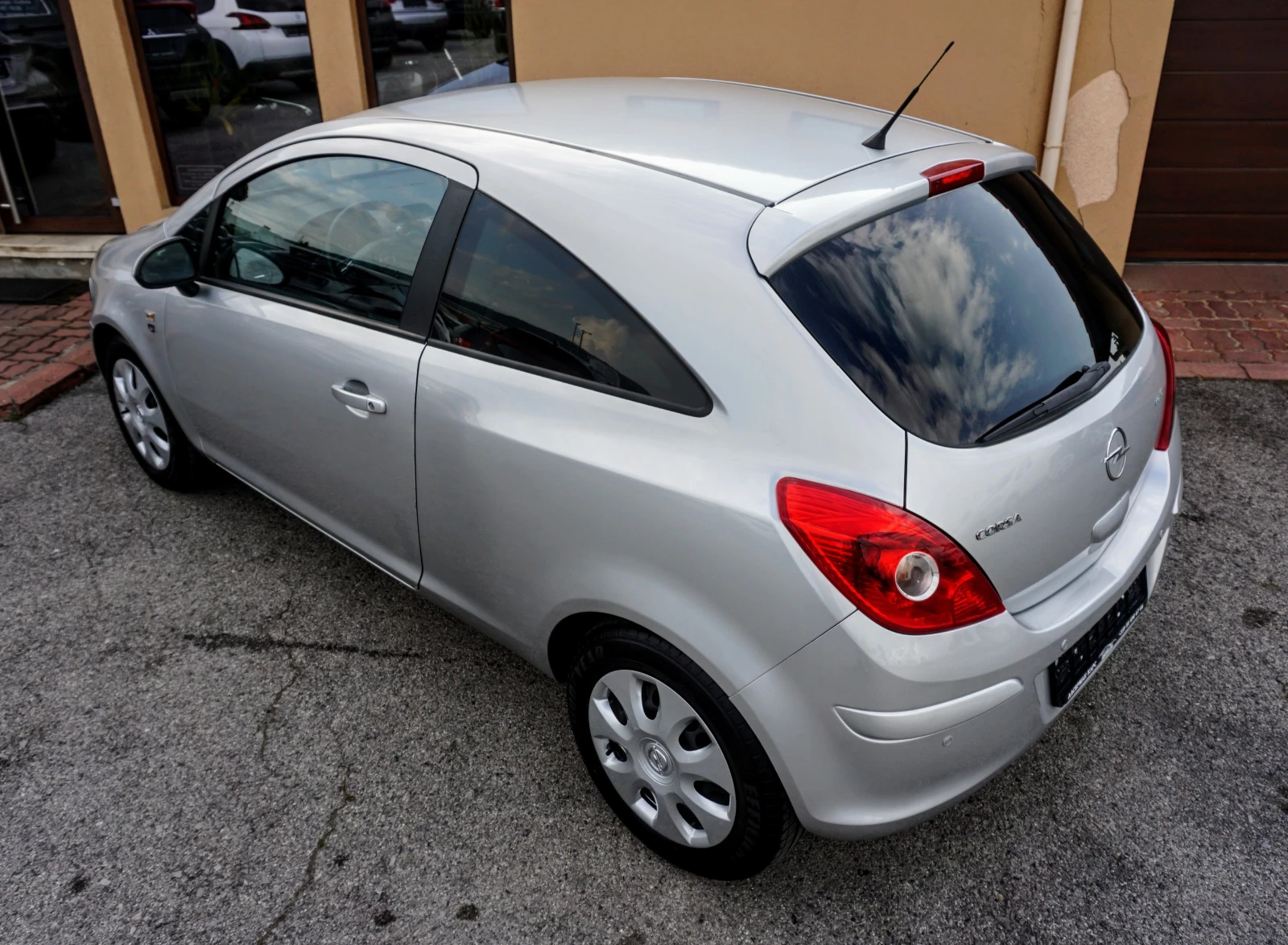 Opel Corsa 1.2i GPL  - изображение 4