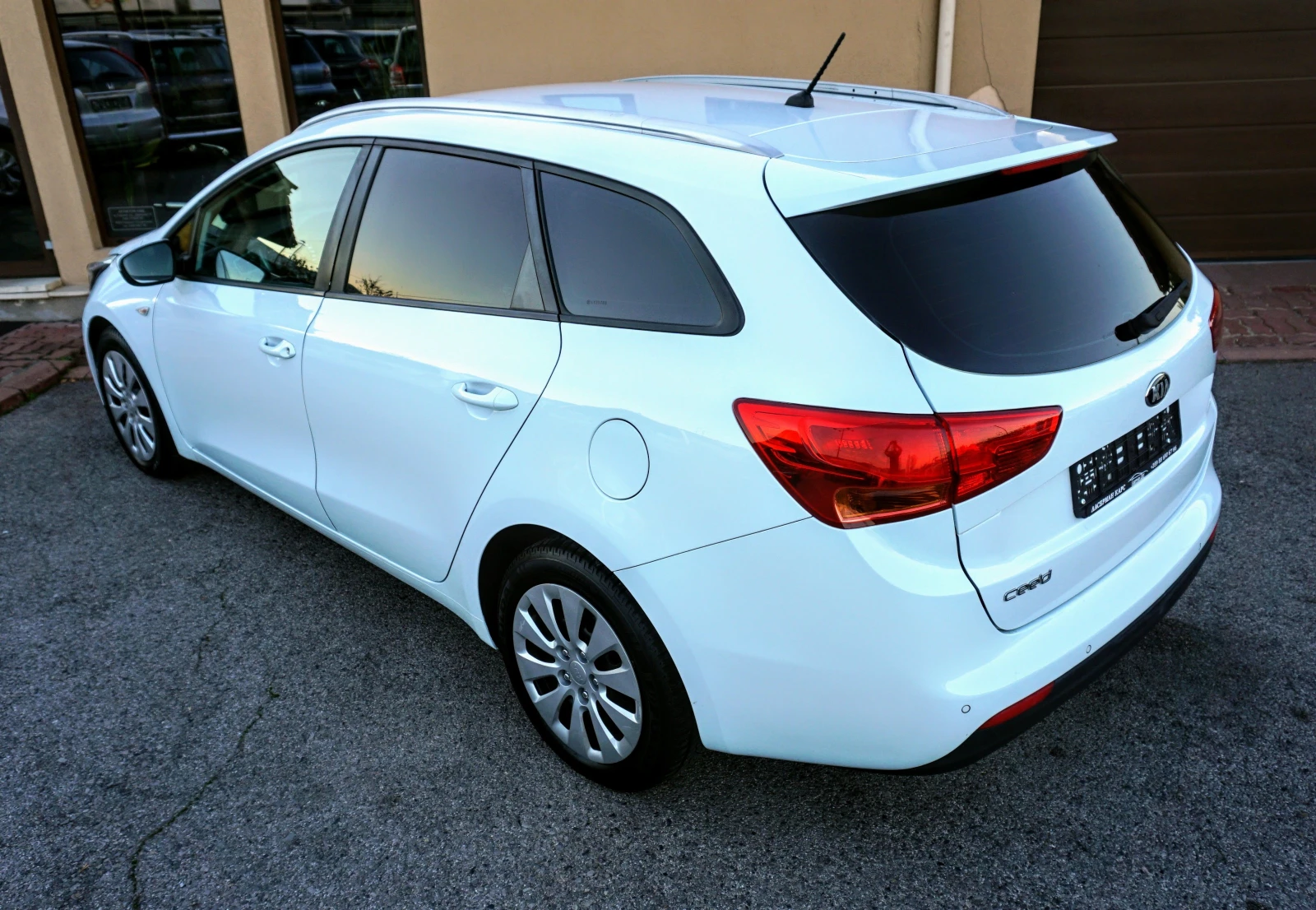 Kia Ceed SW 1.4CVVT COOL - изображение 4