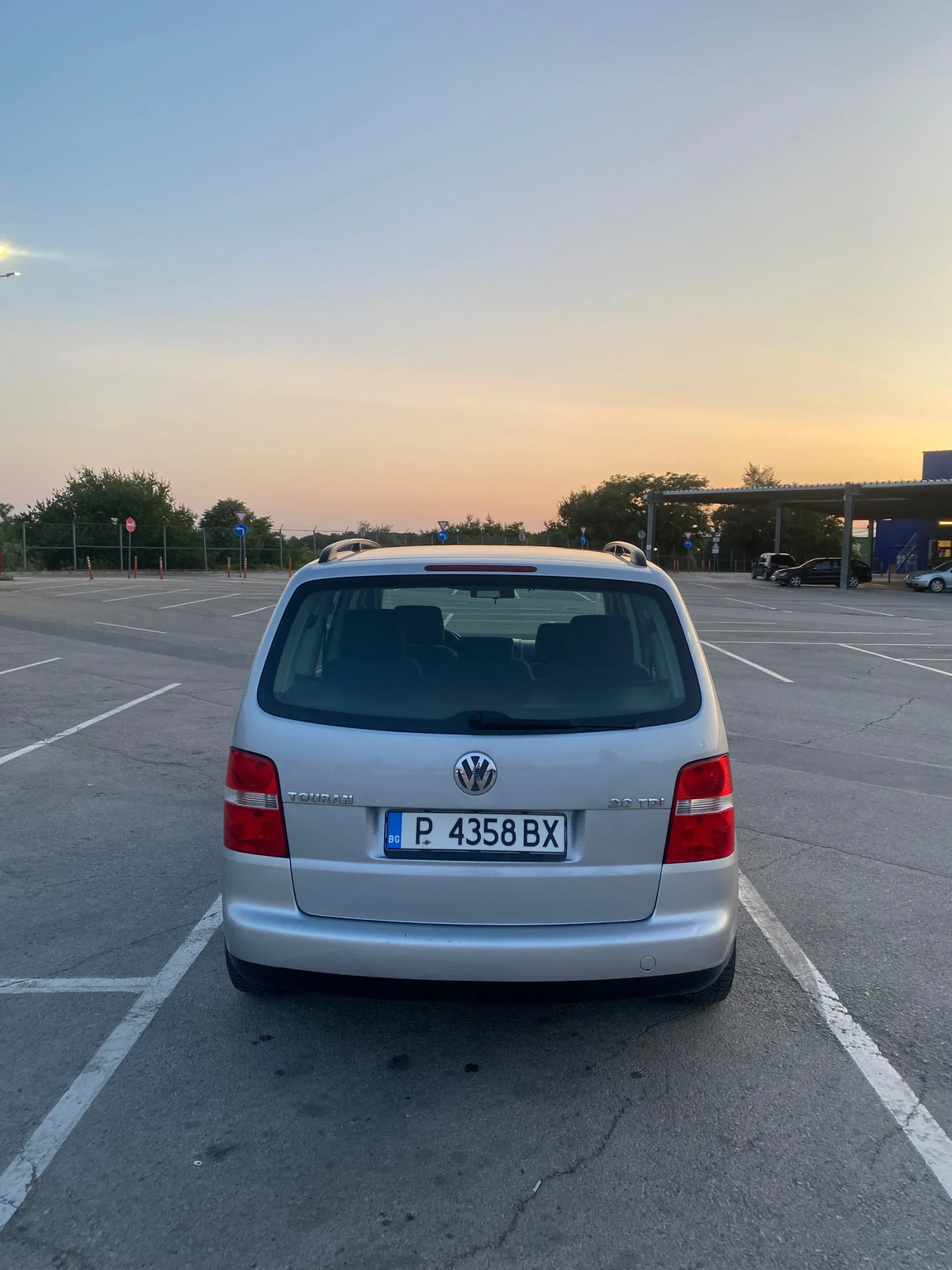 VW Touran 2.0 TDI - изображение 9