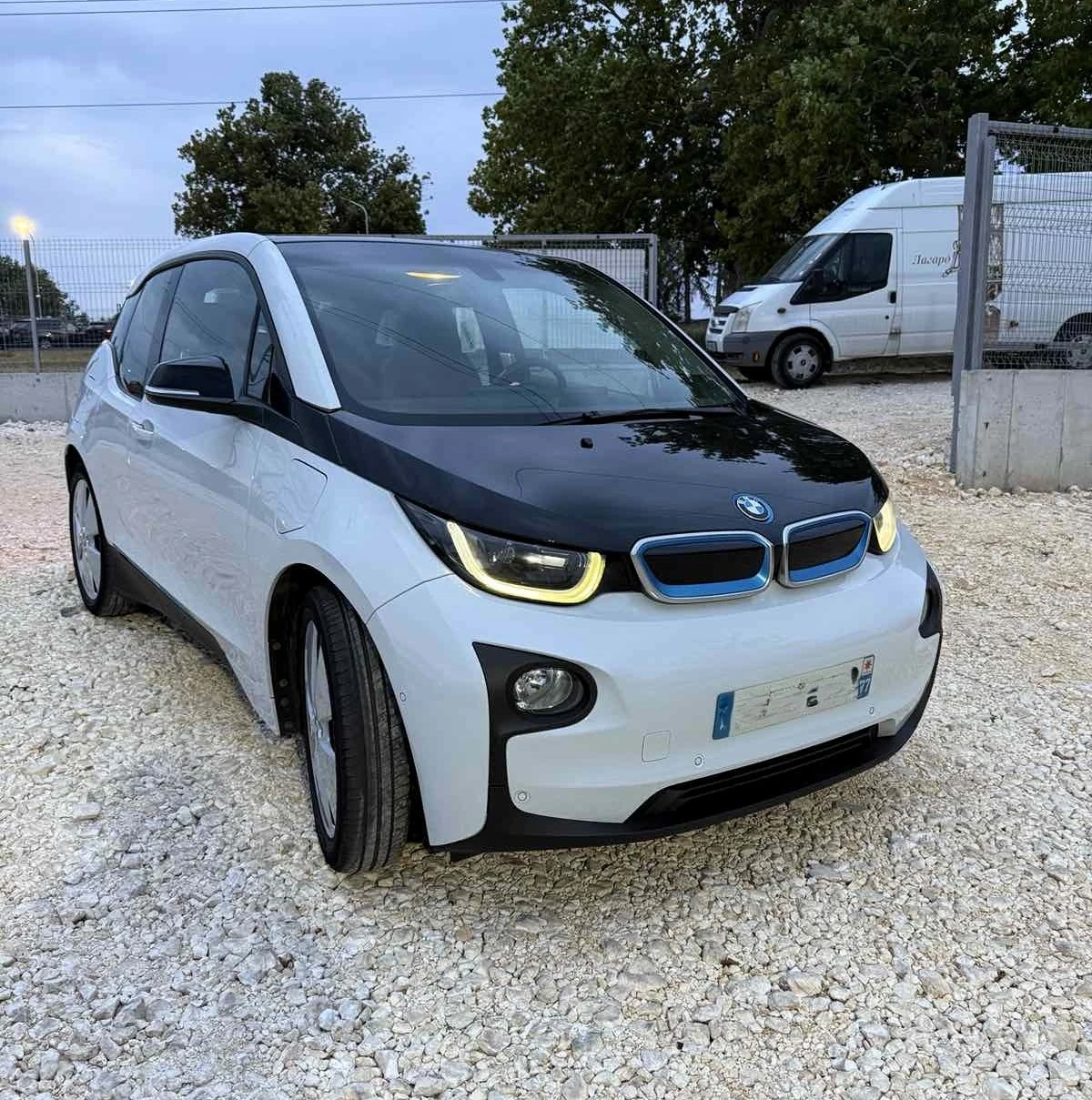 BMW i3 BMW i3 REX / Батерия 94 Ah/Бензинов Генератор/ЛИЗИ - изображение 2