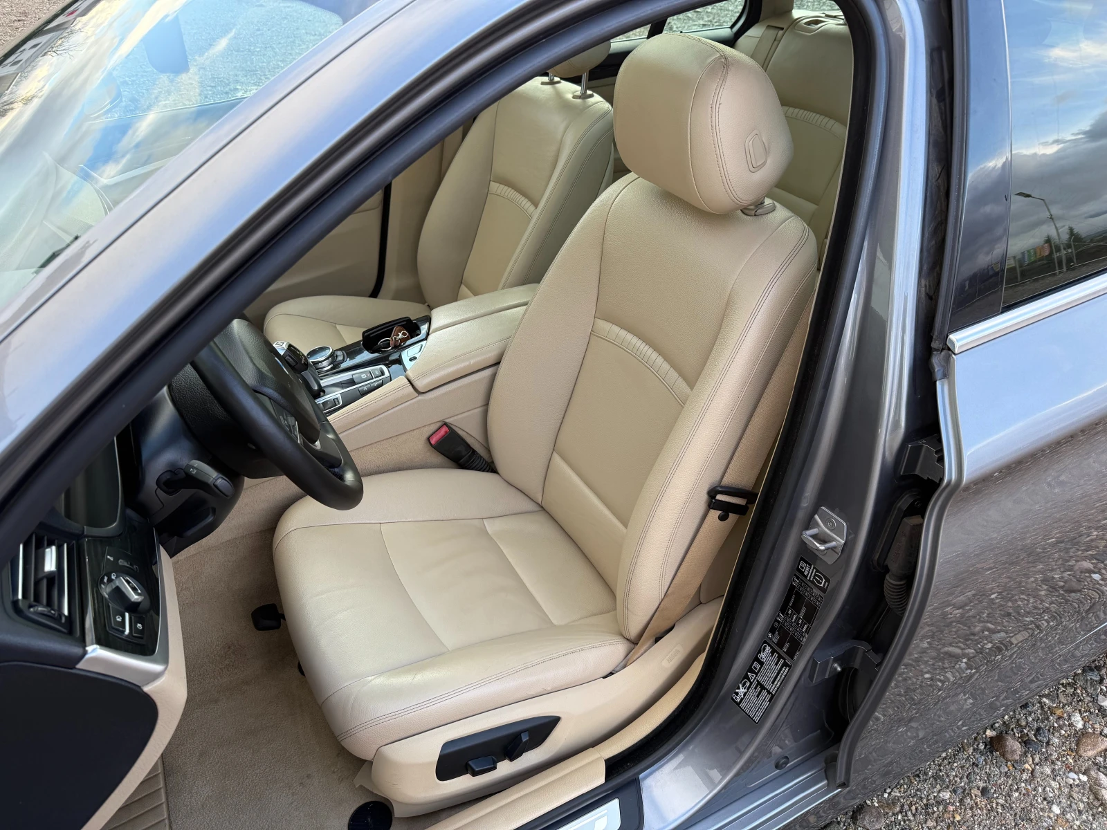 BMW 525 2.0D x-Drive/Luxury/8ск./Панорама/Амбиент/Лизинг - изображение 9