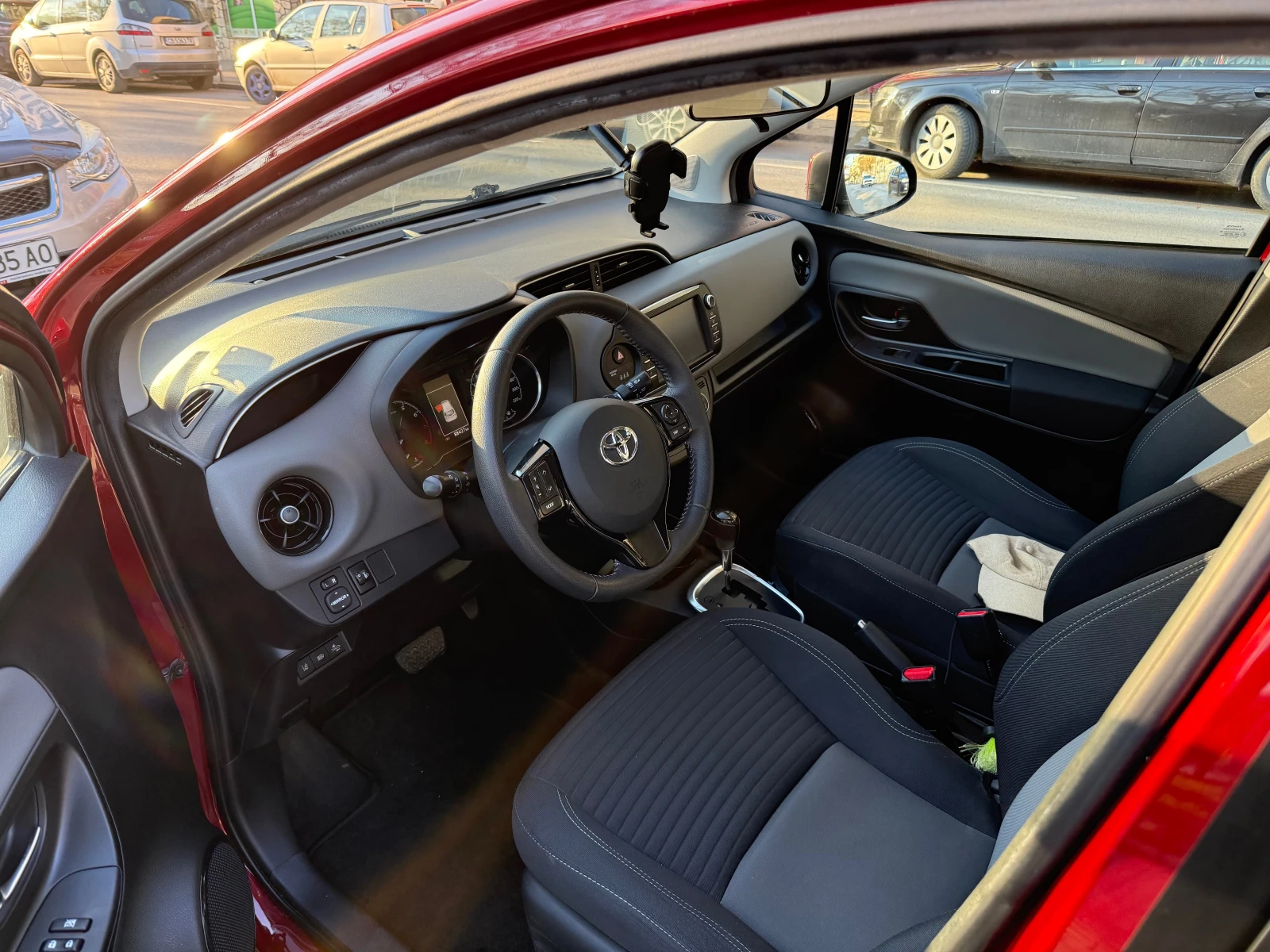 Toyota Yaris, снимка 4 - Автомобили и джипове - 54164166