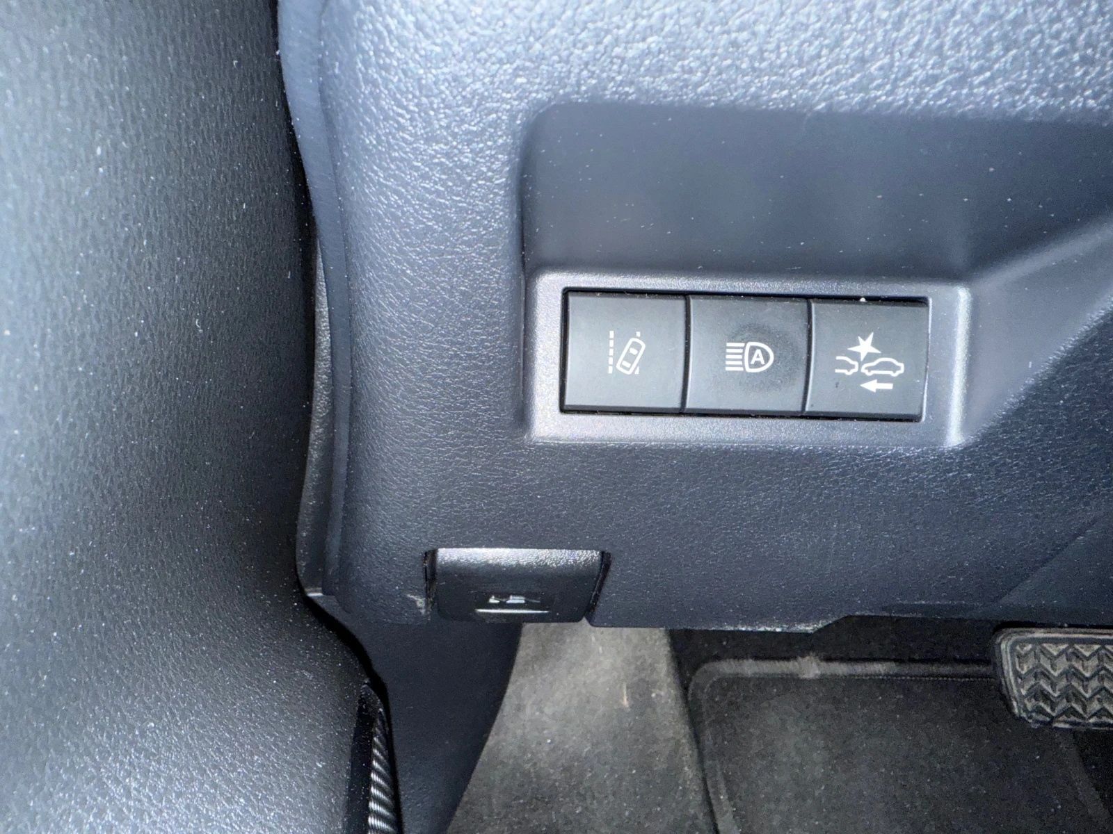 Toyota Yaris 1.5 CVT 5D Luna, снимка 7 - Автомобили и джипове - 54164166