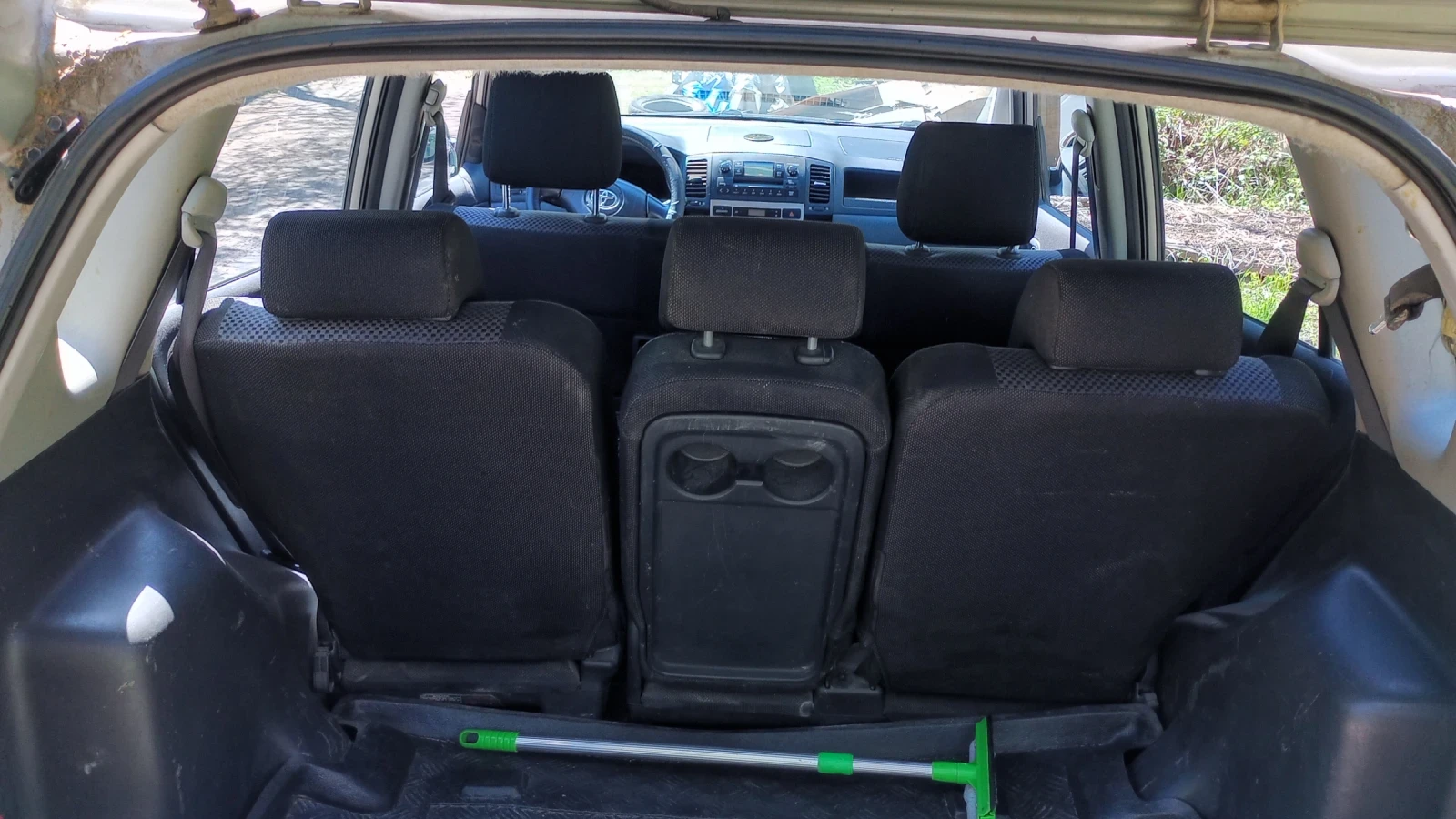 Toyota Corolla verso 1.8 VVT-I 16V, снимка 6 - Автомобили и джипове - 54410232