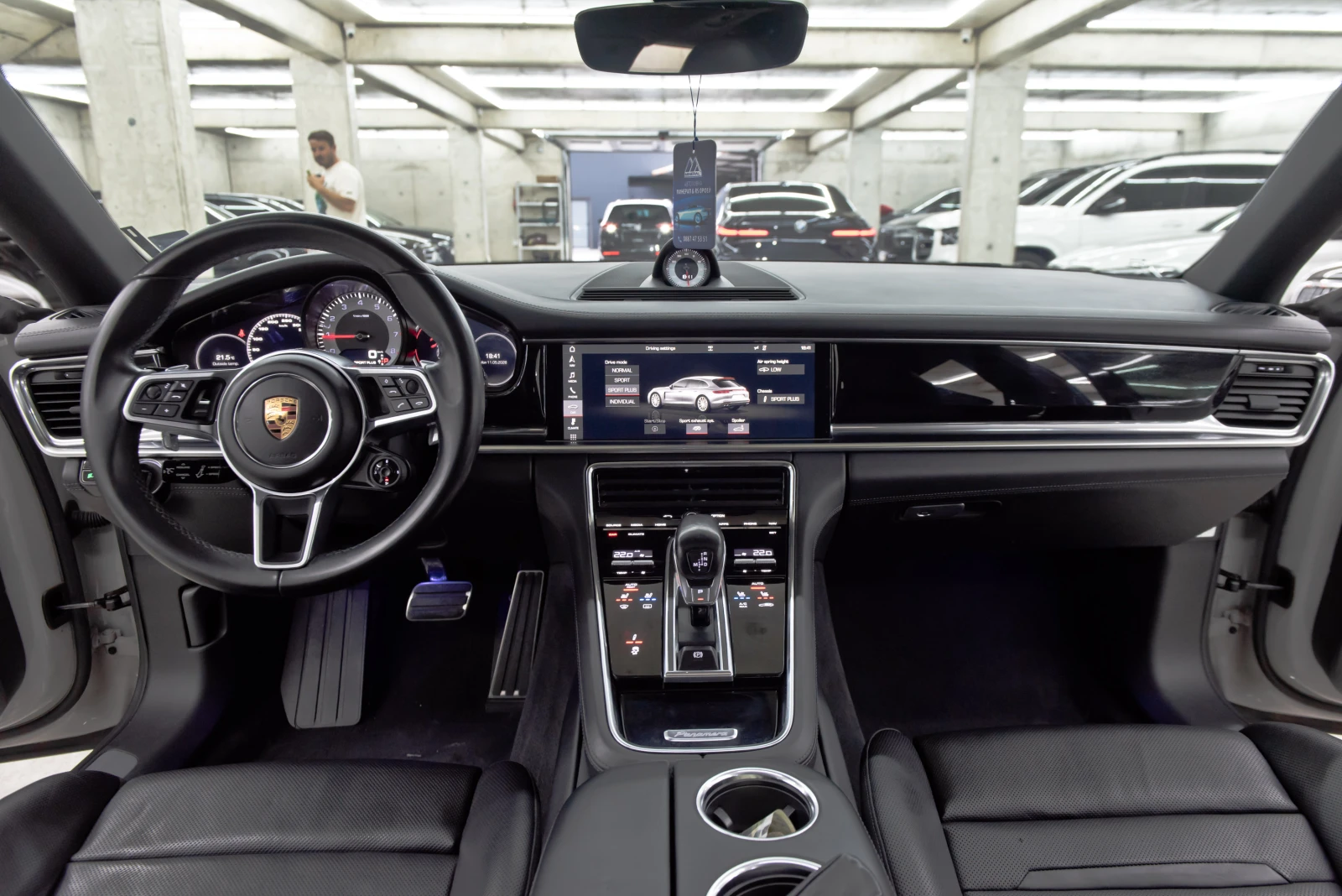 Porsche Panamera 4S GTS Sport Turismo, снимка 10 - Автомобили и джипове - 54519590