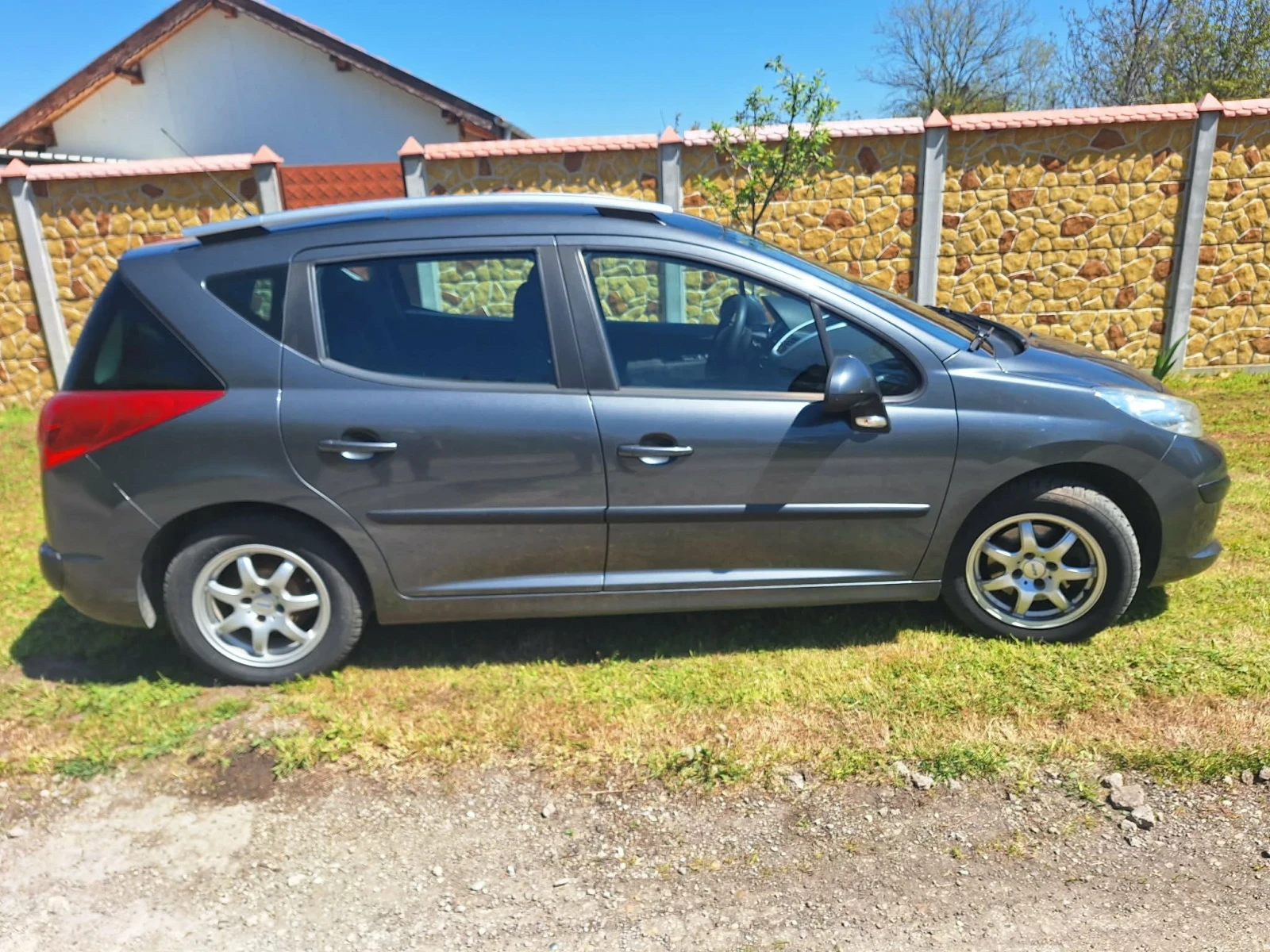 Peugeot 207 1.4, снимка 4 - Автомобили и джипове - 54628080