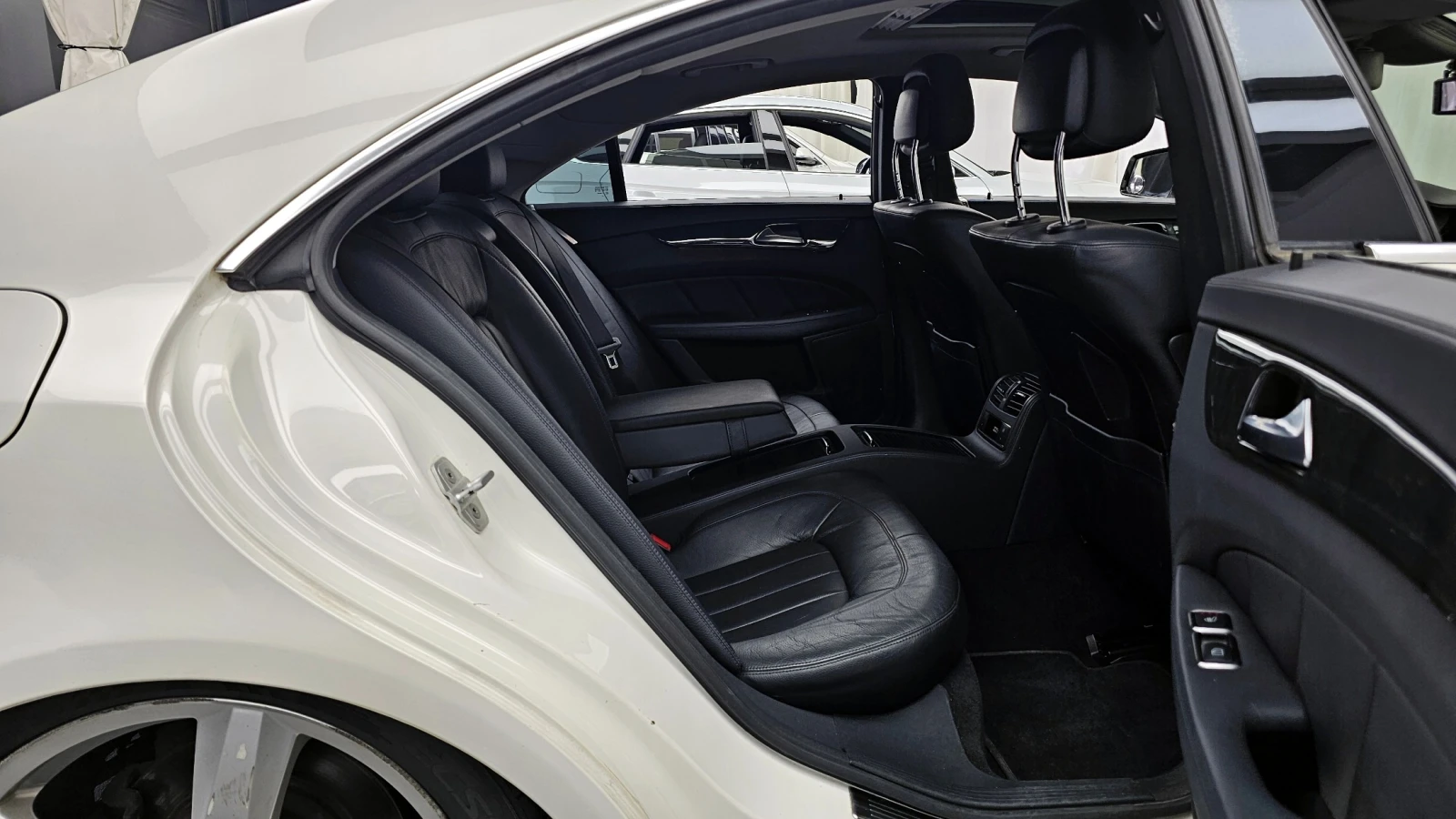 Mercedes-Benz CLS 350 V6* AMG LINE, снимка 7 - Автомобили и джипове - 54905237