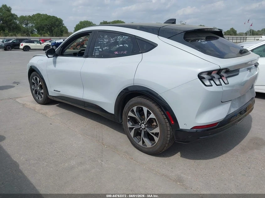 Ford Mustang Mach-E Premium, снимка 3 - Автомобили и джипове - 55288849