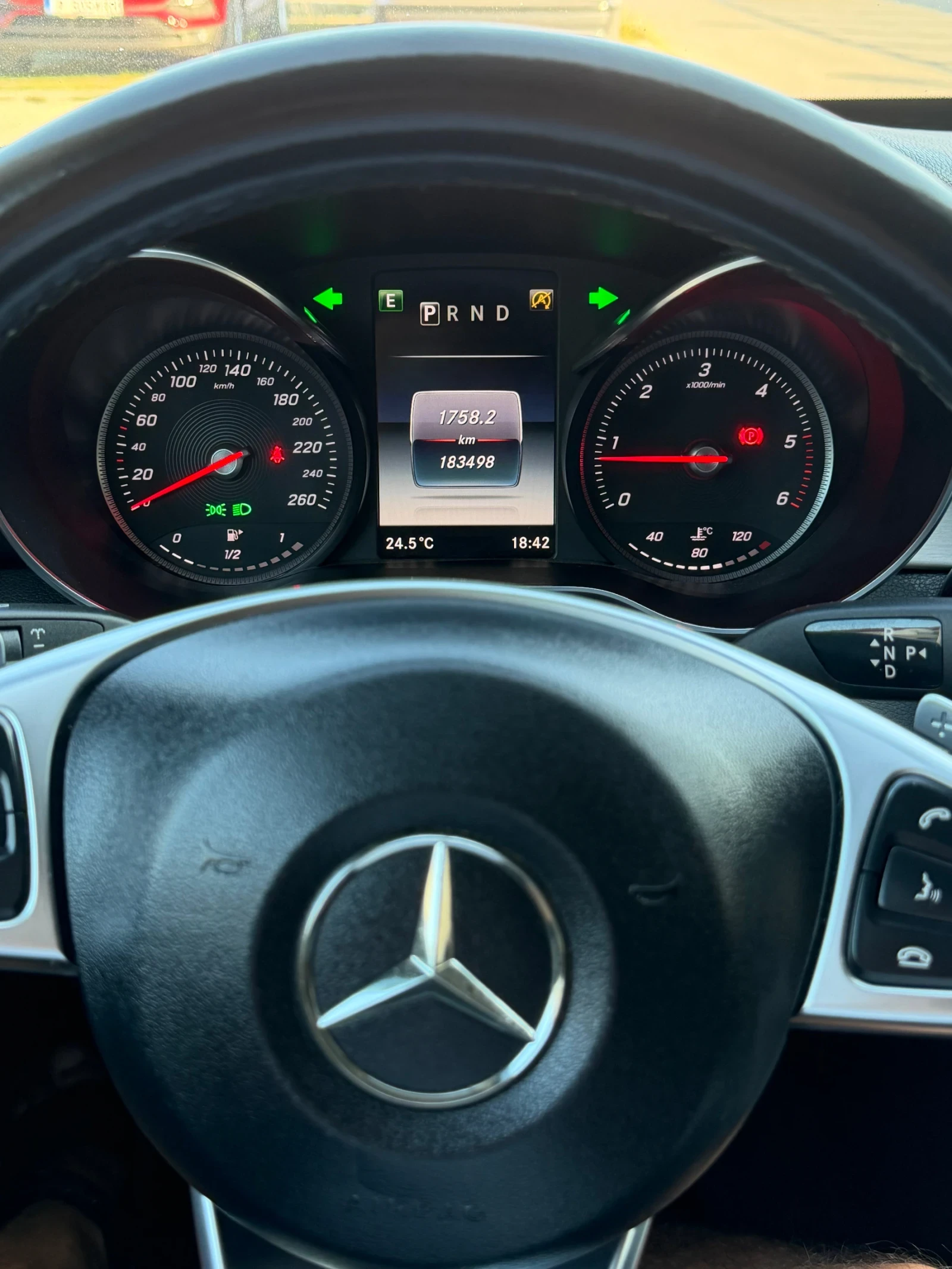 Mercedes-Benz 220 2.2CDI AMG Line, снимка 9 - Автомобили и джипове - 55754715