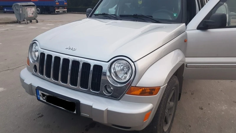 Jeep Cherokee KJ 2.8 CRDI, снимка 14 - Автомобили и джипове - 46676729