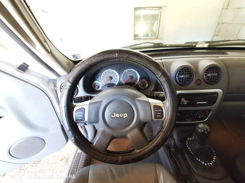 Jeep Cherokee KJ 2.8 CRDI, снимка 7 - Автомобили и джипове - 46676729