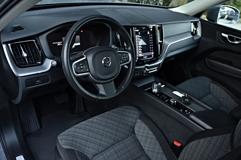 Volvo XC60 2.0D-B4 HYBRID Keyless, снимка 11 - Автомобили и джипове - 52938196