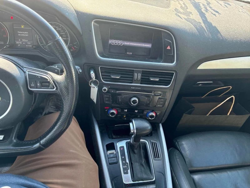 Audi Q5 * 2.0L Progressiv * ПОДГРЕВ * ПАНОРАМА, снимка 9 - Автомобили и джипове - 53426120