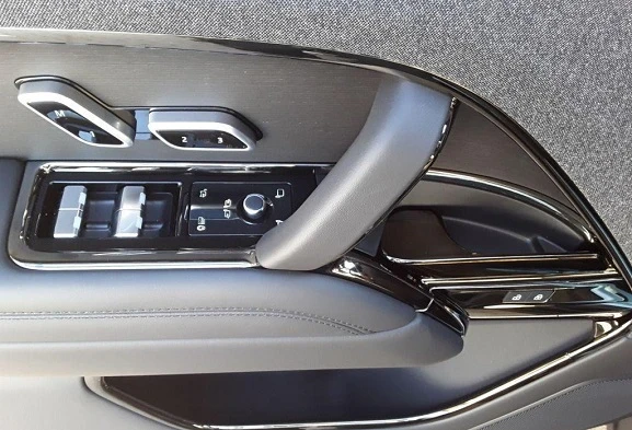 Land Rover Range Rover Sport D350 = Autobiography = Black Pack Гаранция - изображение 3