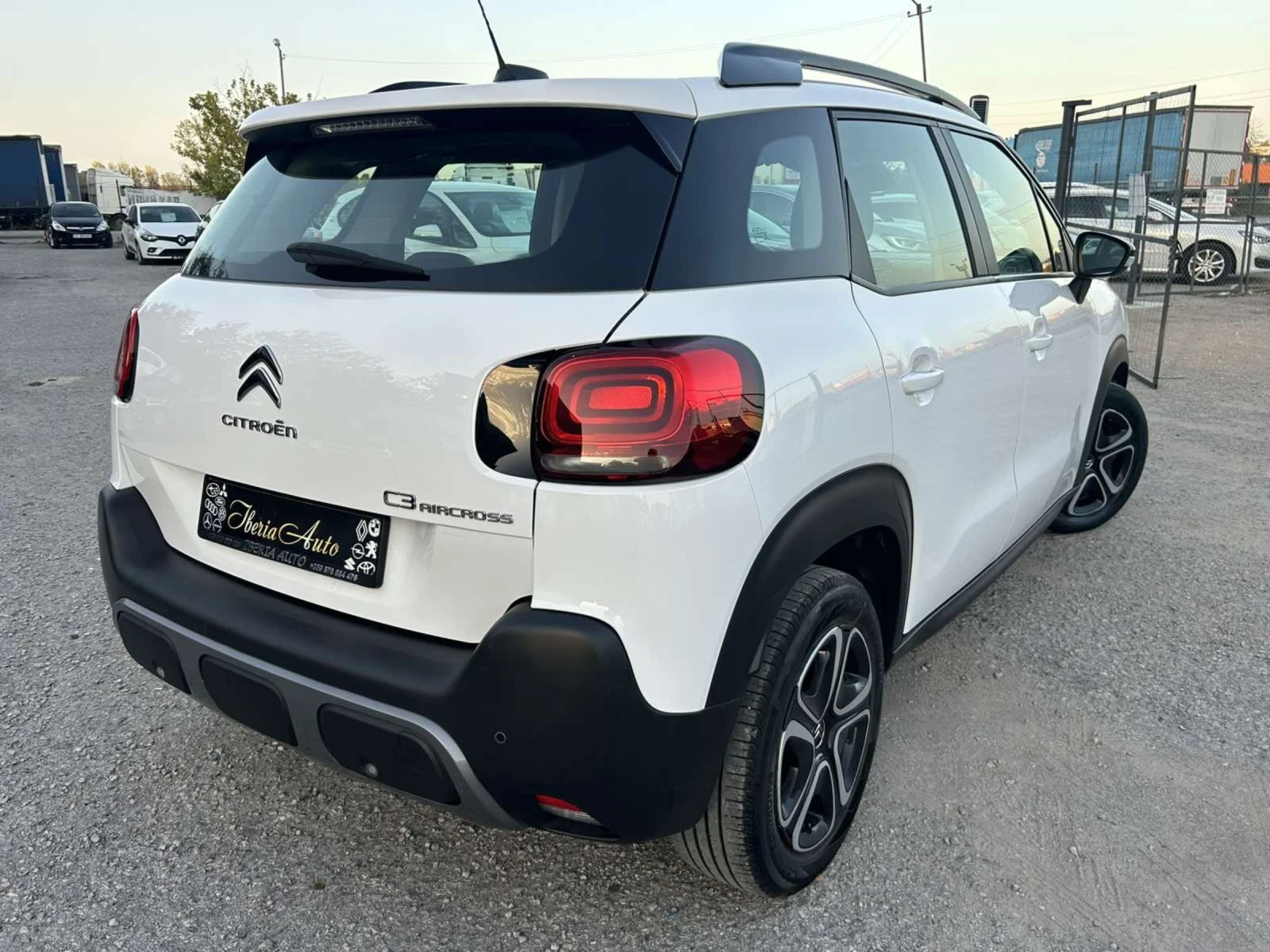 Citroen C3 Aircross 1.5 HDI 120 * NAVI * LED * EURO 6 *  - изображение 4