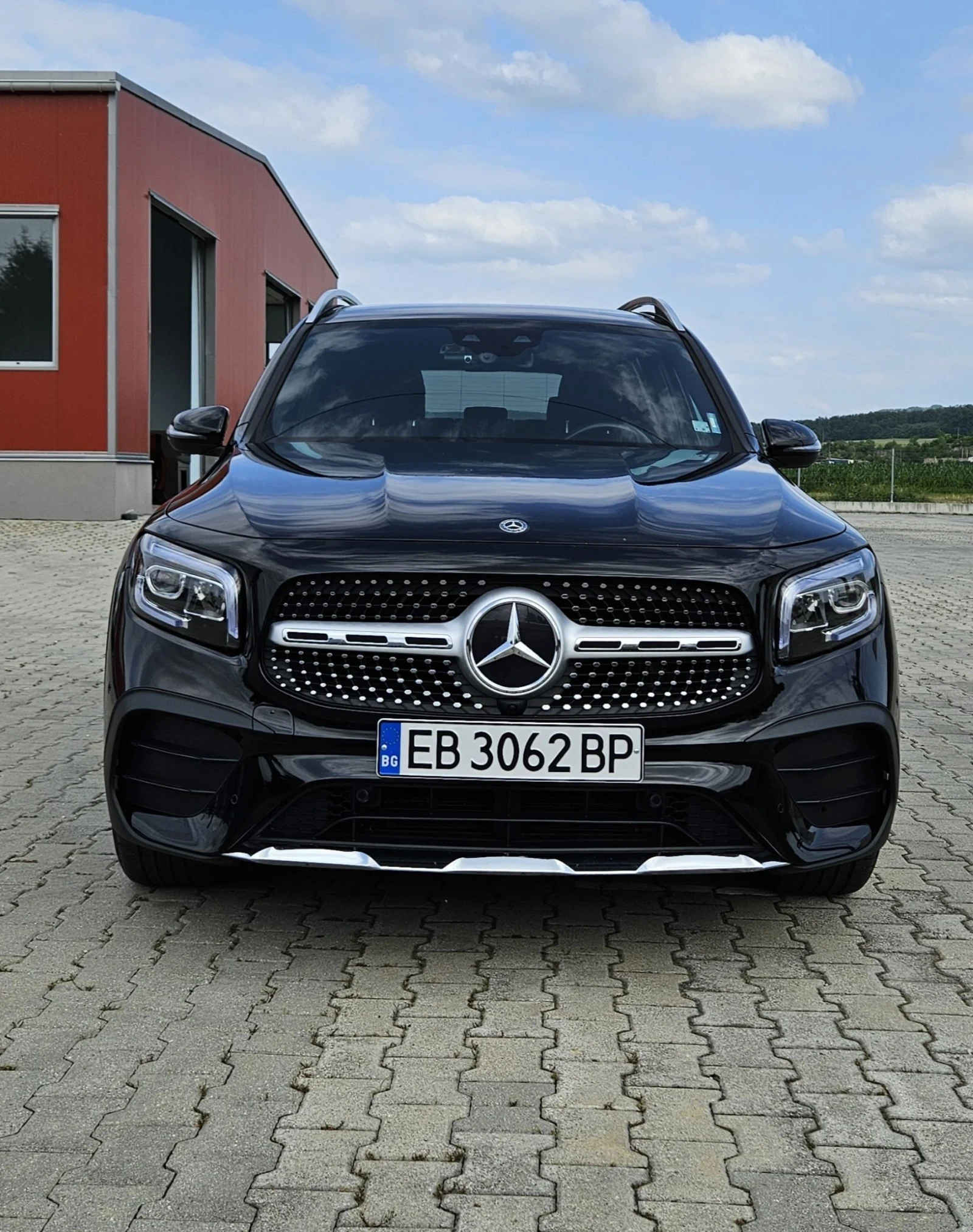 Mercedes-Benz GLB GLB 200 AMG 4X4 PANORAMA - изображение 2