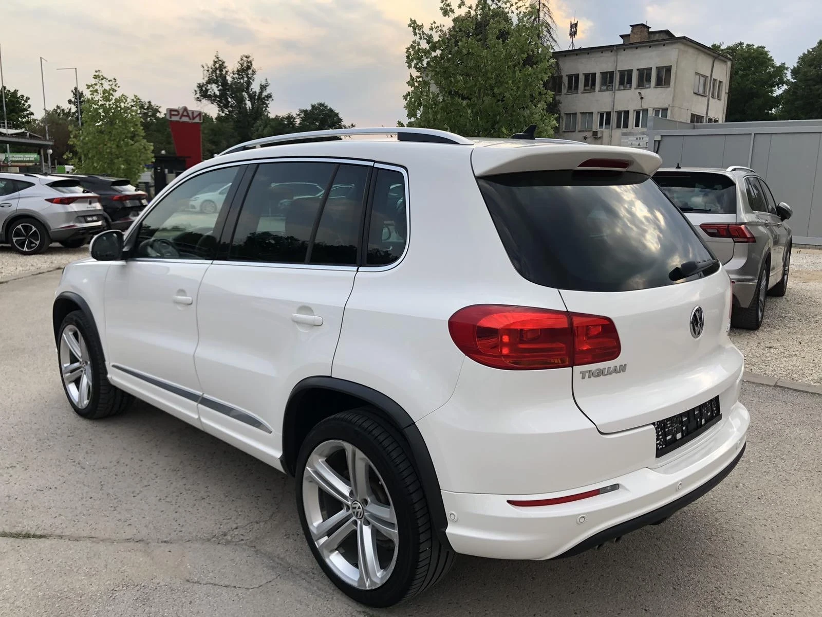 VW Tiguan R-Line 4Motion DSG NAVI - изображение 9
