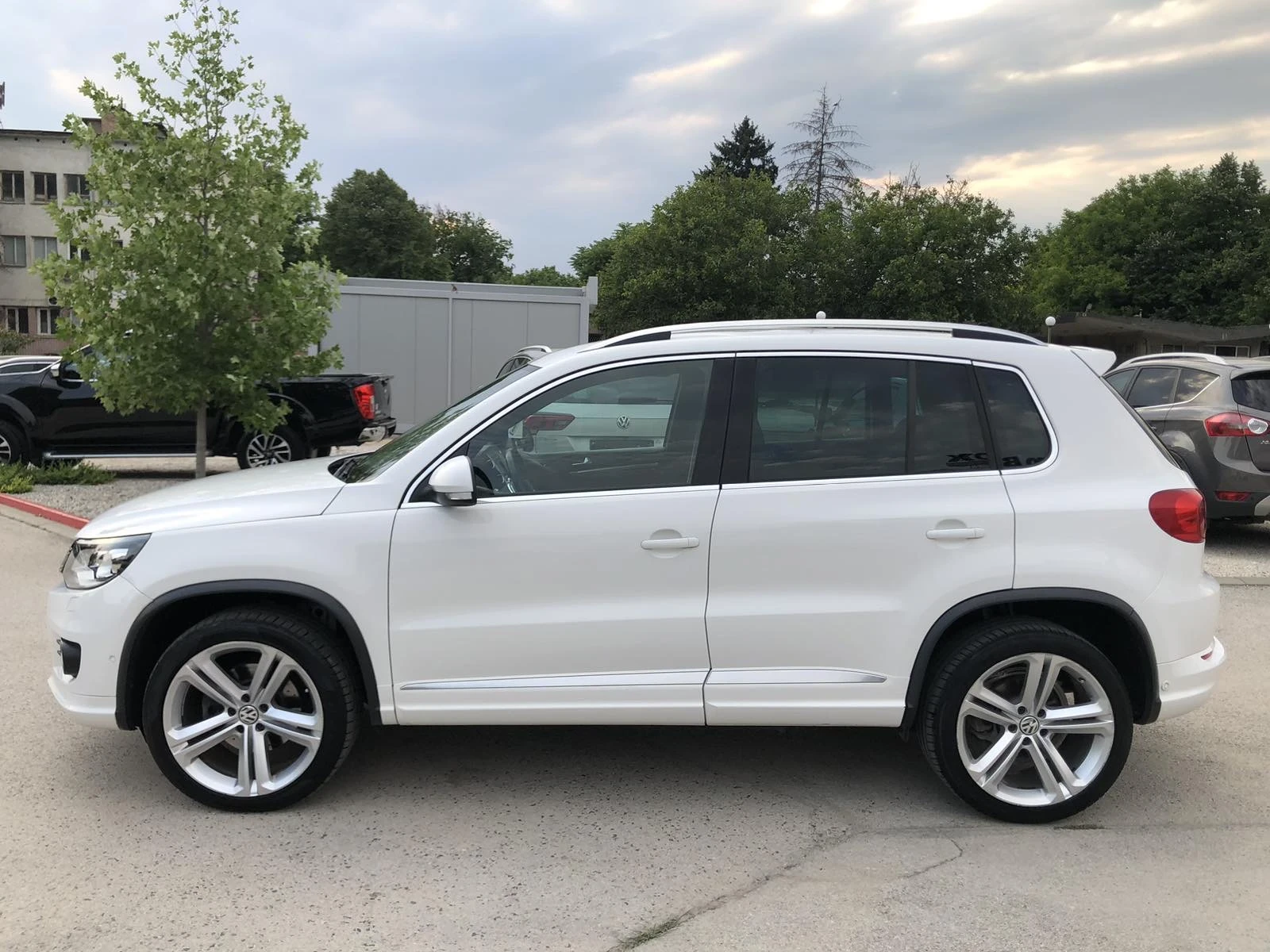 VW Tiguan R-Line 4Motion DSG NAVI - изображение 6