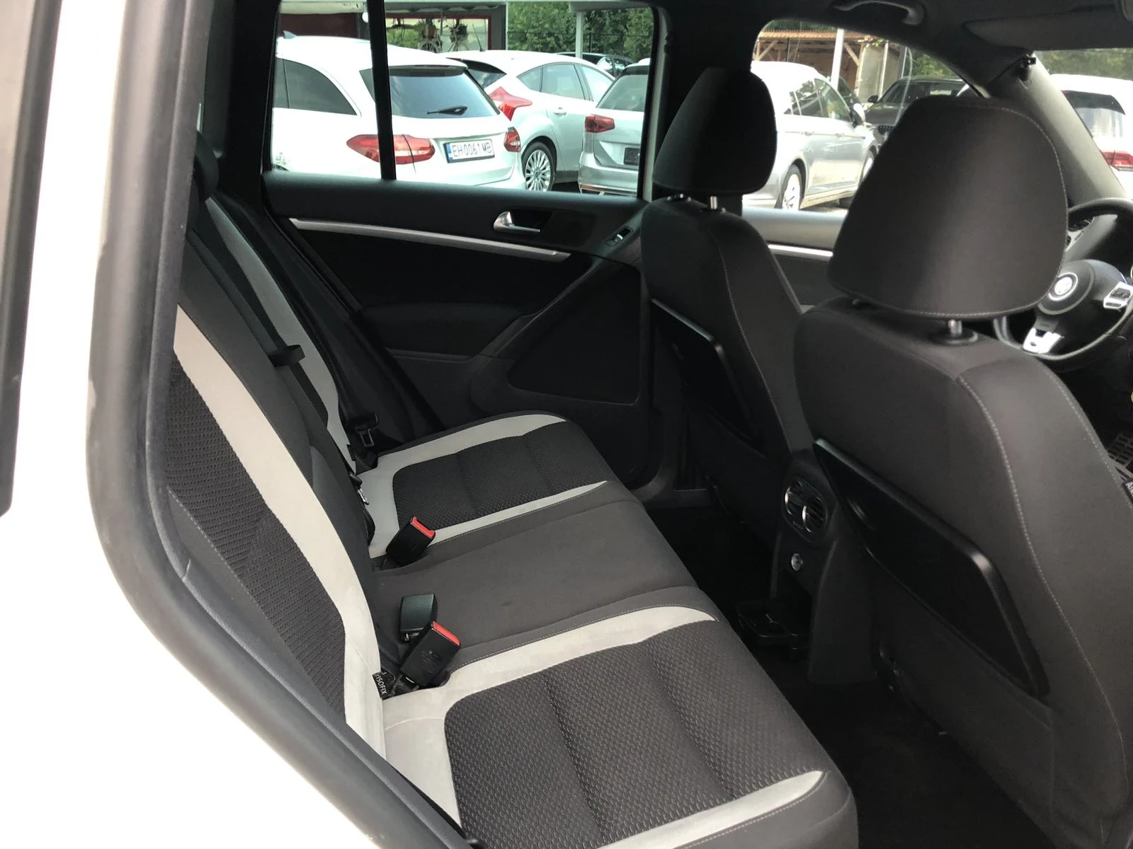 VW Tiguan R-Line 4Motion DSG NAVI | Mobile.bg — изображение 14