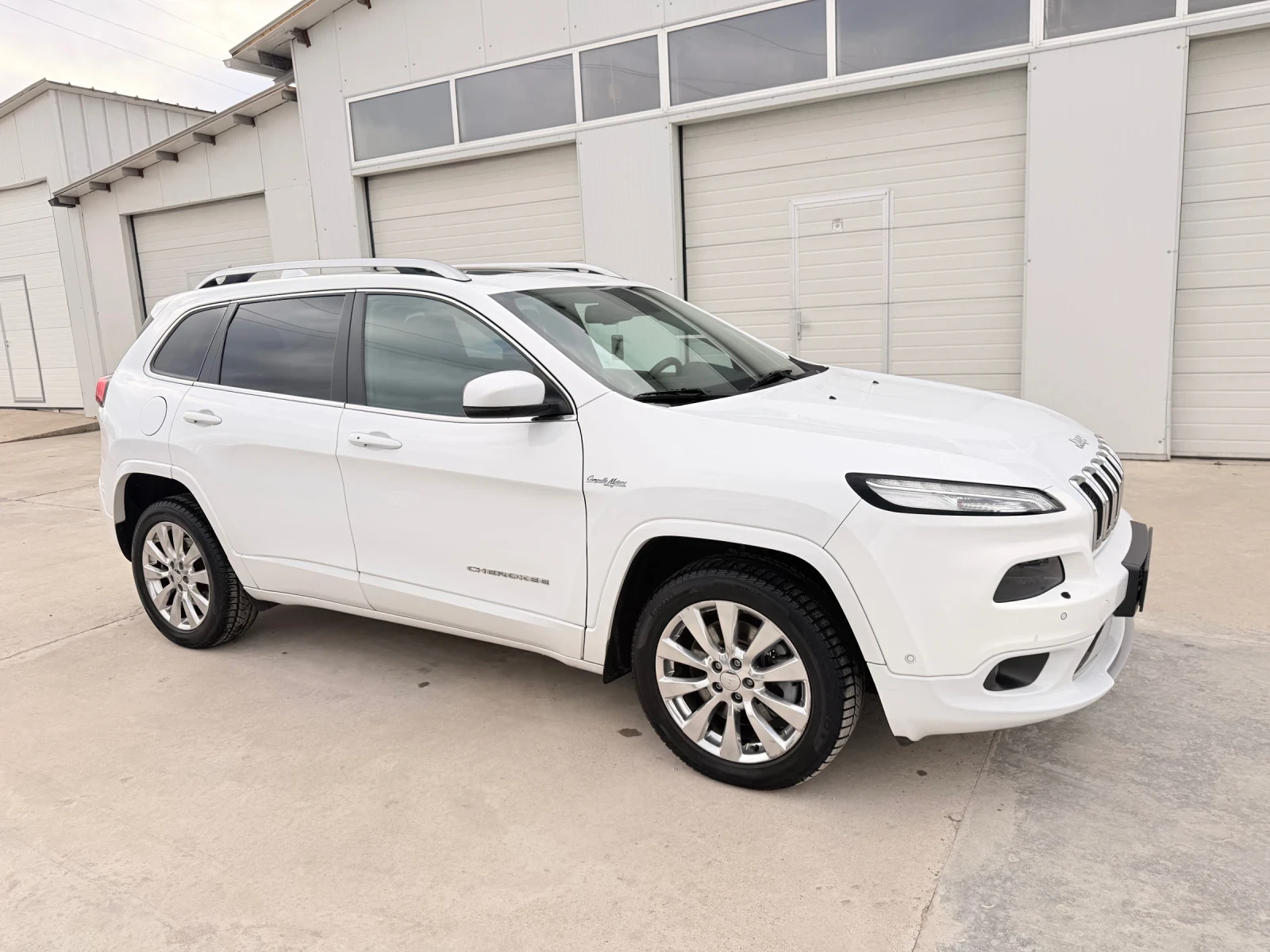 Jeep Cherokee 2.2Mjt AWD 200k.c* OVERLAND* PANORAMA*  | Mobile.bg � ����������� 13
