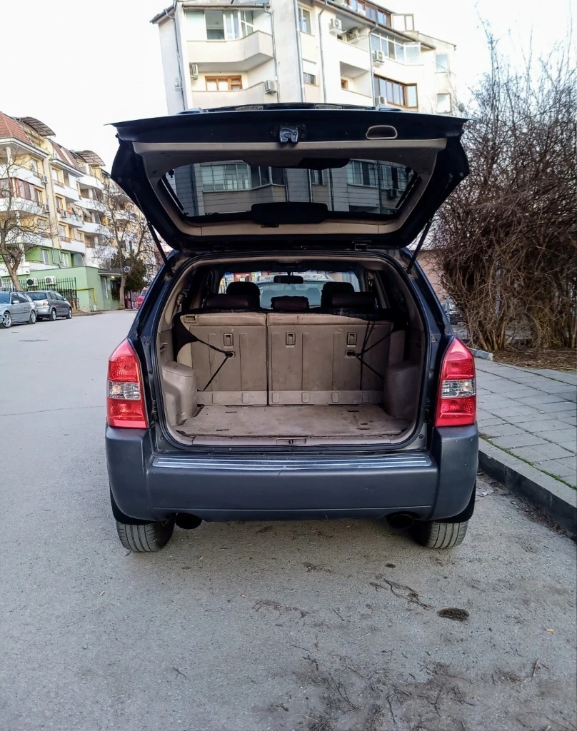 Hyundai Tucson 4x4 / 5 л. на 100 км. / Първи собственик !, снимка 14 - Автомобили и джипове - 53891404