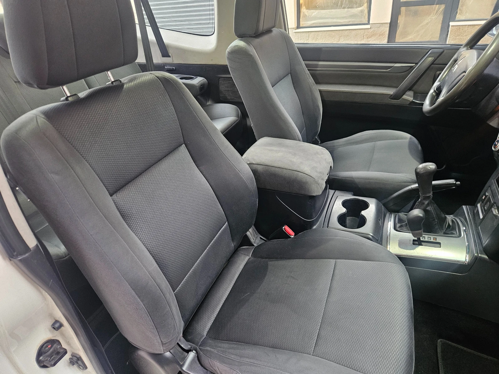 Mitsubishi Pajero 3.2D 200кс SuperSelect, снимка 10 - Автомобили и джипове - 54032782